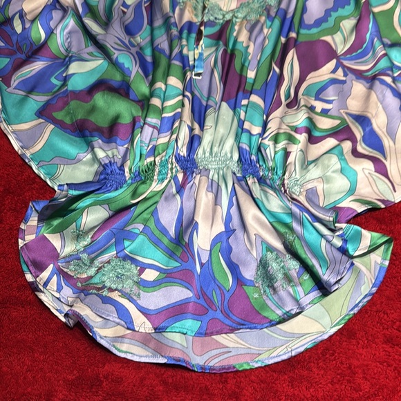 VANITA ROSA PARIS SILK PONCHO
ONE SIZE - Picture 8 of 10